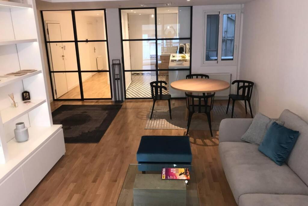 Luxury 2 Bedroom 2 Bathroom Flat In Kolonaki ! Apartment