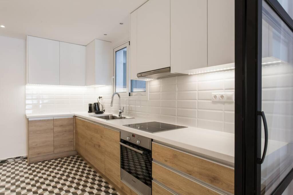 Luxury 2 Bedroom 2 Bathroom Flat In Kolonaki ! *
