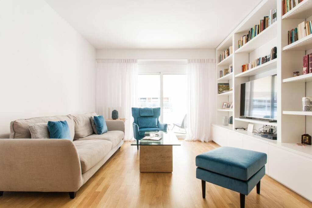 Luxury 2 Bedroom 2 Bathroom Flat In Kolonaki ! *